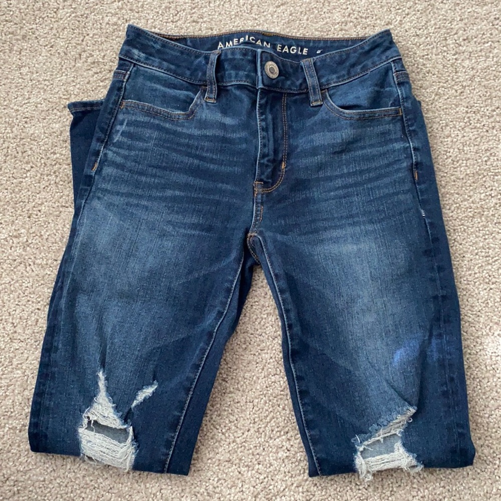 American Eagle ripped knee jeans